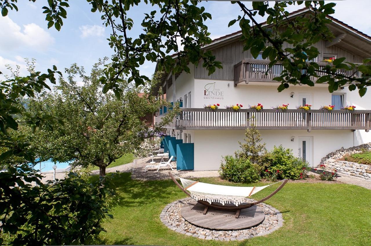 Hotel-Gasthof Zur Linde Neukirchen beim Heiligen Blut Bagian luar foto